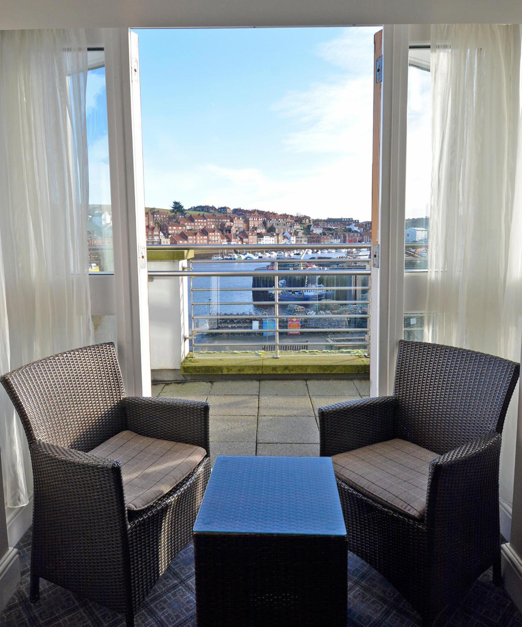 The Angel Hotel Wetherspoon Уитби Экстерьер фото