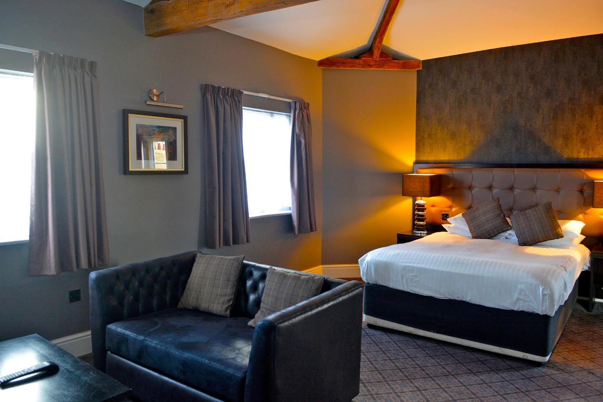 The Angel Hotel Wetherspoon Уитби Экстерьер фото