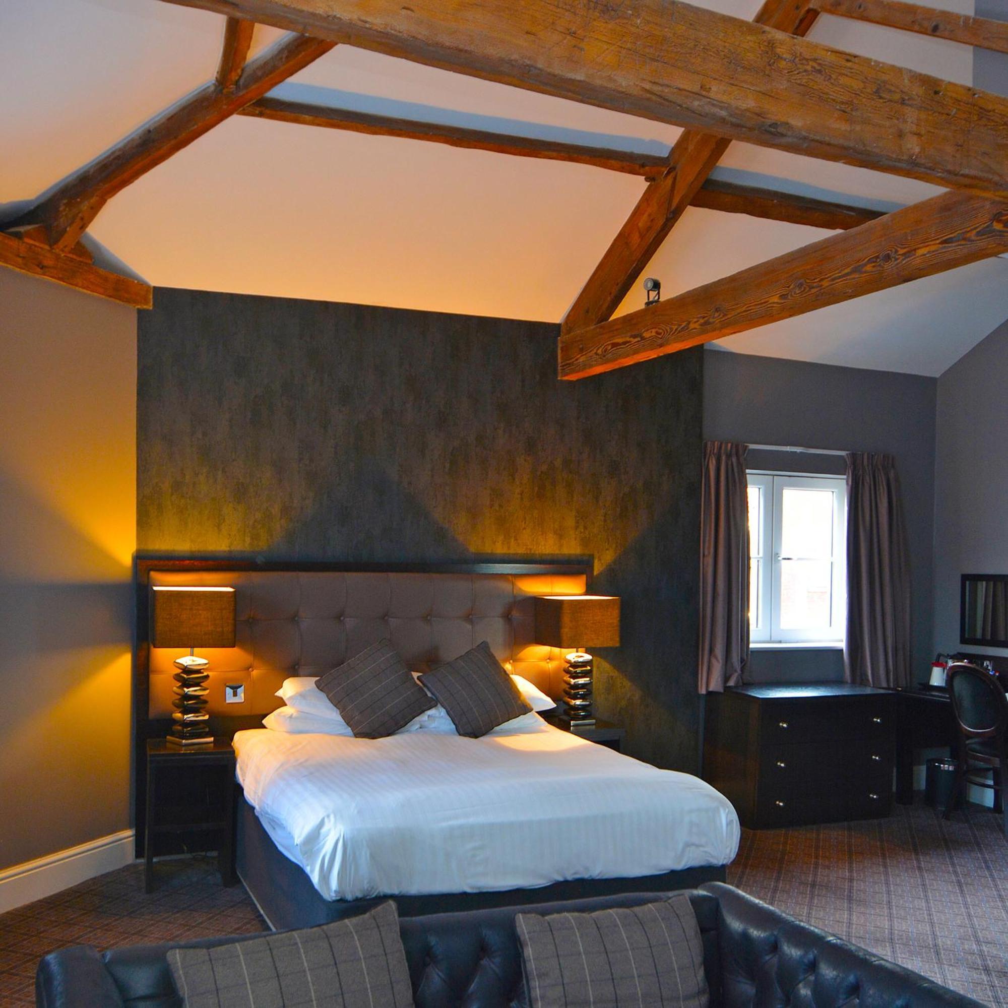 The Angel Hotel Wetherspoon Уитби Экстерьер фото