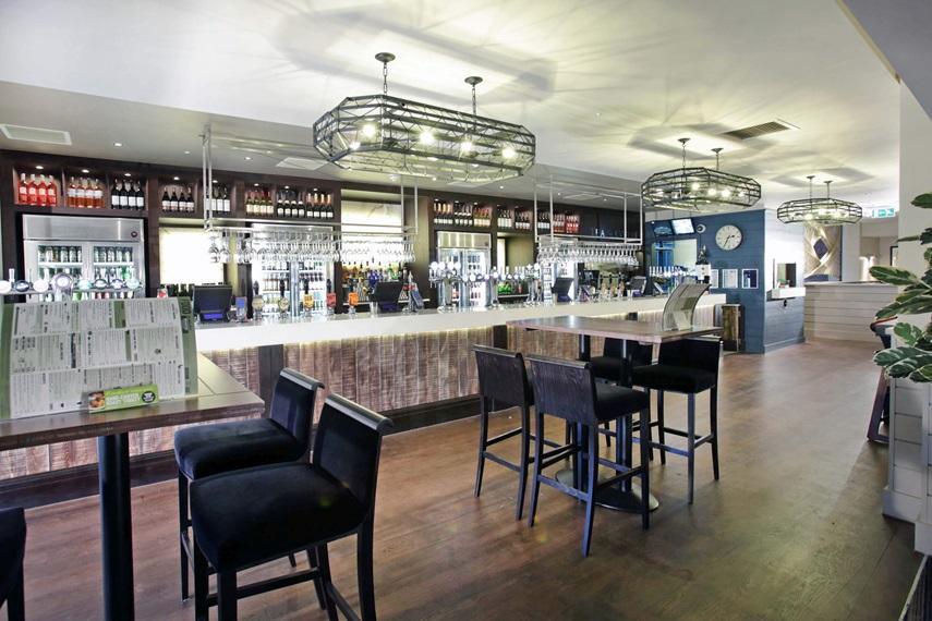 The Angel Hotel Wetherspoon Уитби Экстерьер фото