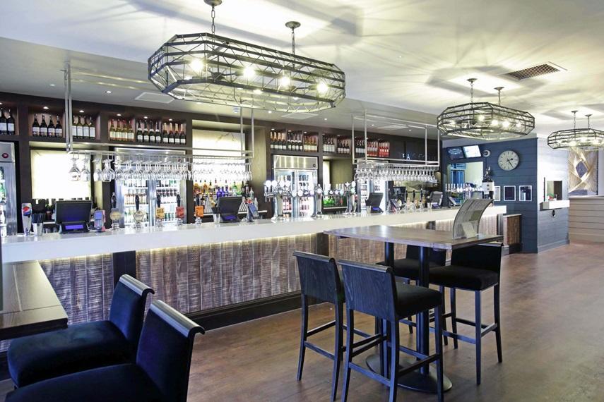 The Angel Hotel Wetherspoon Уитби Экстерьер фото