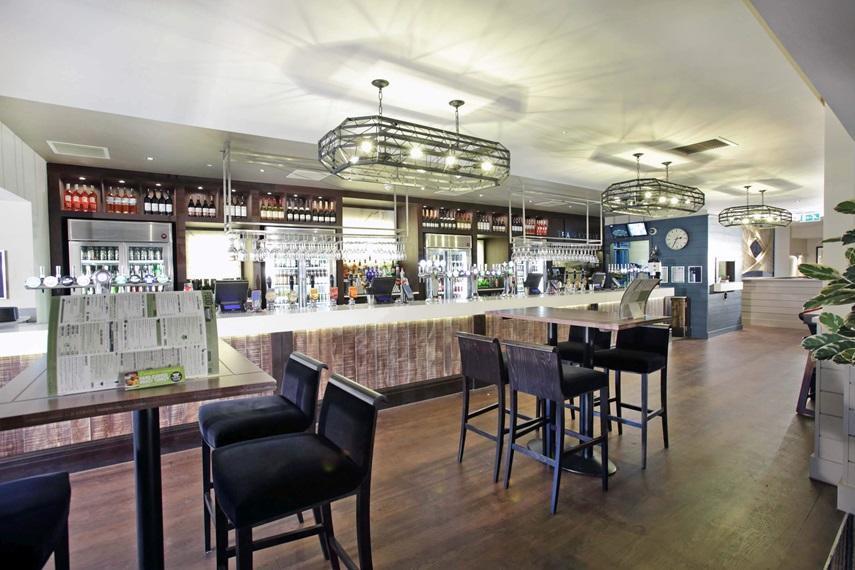 The Angel Hotel Wetherspoon Уитби Экстерьер фото