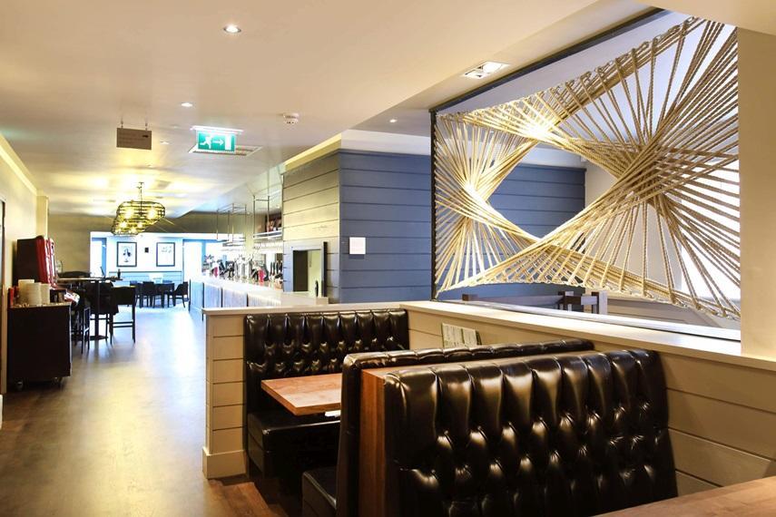 The Angel Hotel Wetherspoon Уитби Экстерьер фото