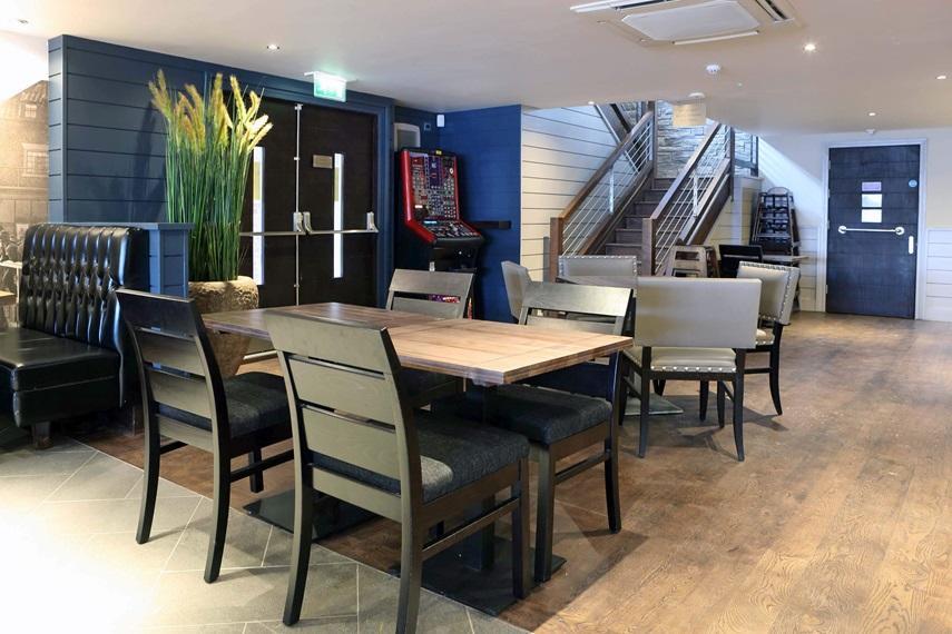 The Angel Hotel Wetherspoon Уитби Экстерьер фото