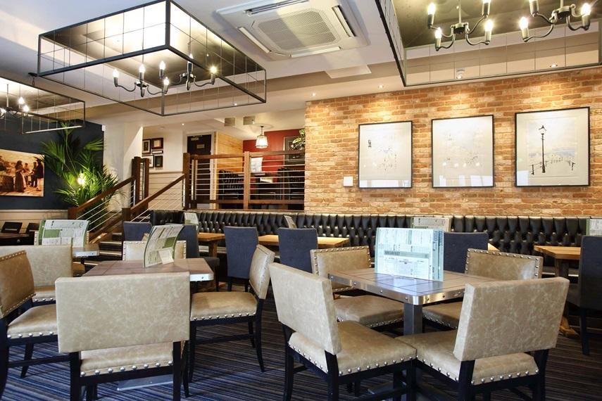 The Angel Hotel Wetherspoon Уитби Экстерьер фото
