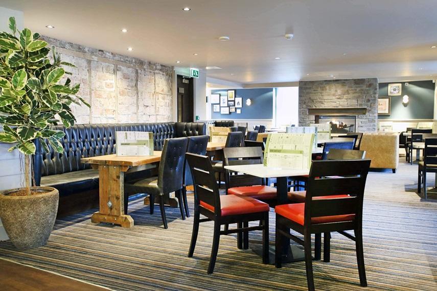 The Angel Hotel Wetherspoon Уитби Экстерьер фото