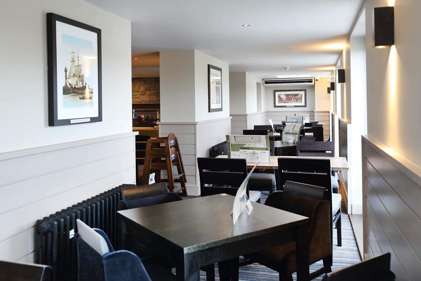 The Angel Hotel Wetherspoon Уитби Экстерьер фото