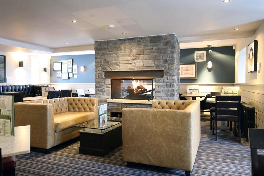 The Angel Hotel Wetherspoon Уитби Экстерьер фото