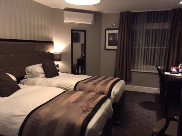 The Angel Hotel Wetherspoon Уитби Экстерьер фото