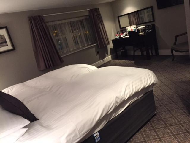 The Angel Hotel Wetherspoon Уитби Экстерьер фото